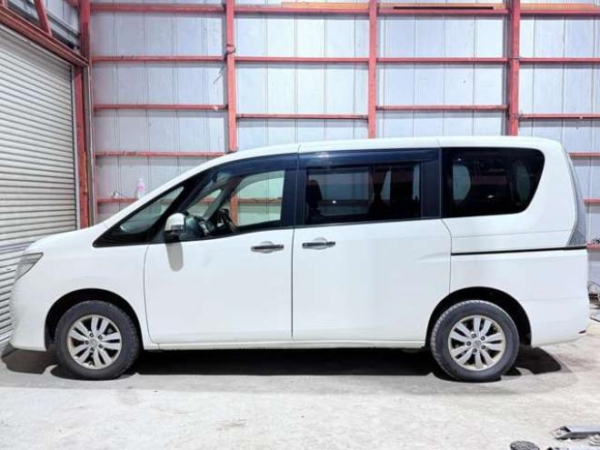 セレナ2.0 20X 4WD　下廻防錆1オナTVナビエンスタ 2000
