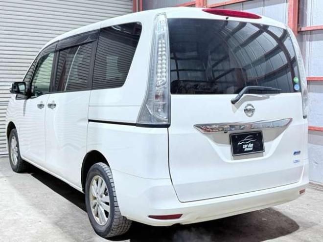 セレナ2.0 20X 4WD　下廻防錆1オナTVナビエンスタ 2000