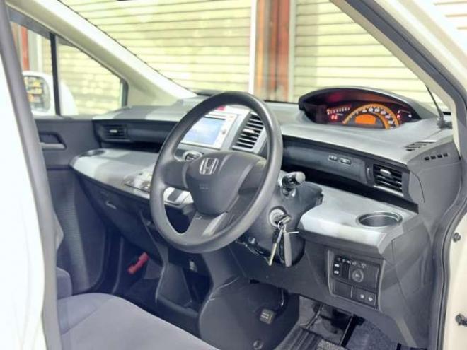 フリード1.5 G ジャストセレクション 4WD　下廻防錆ナビBカメETC 1500