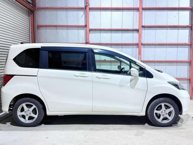 フリード1.5 G ジャストセレクション 4WD　下廻防錆ナビBカメETC 1500