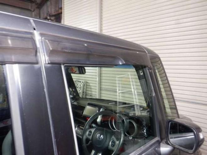 N-BOXカスタムG ターボパッケージ 4WD　ナビ・TV・B/T・両側パワスラ・ETC・HID 660