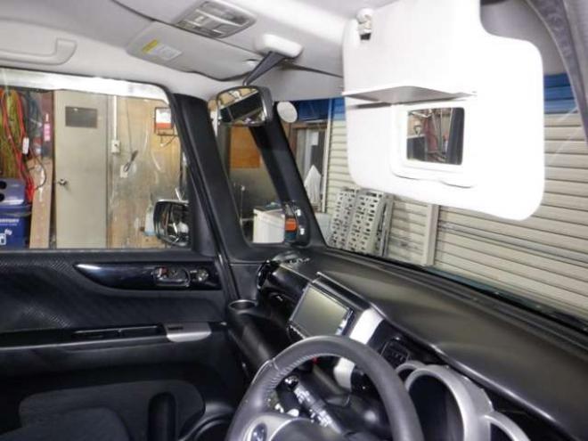 N-BOXカスタムG ターボパッケージ 4WD　ナビ・TV・B/T・両側パワスラ・ETC・HID 660