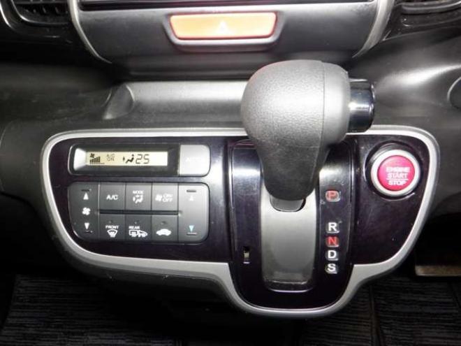 N-BOXカスタムG ターボパッケージ 4WD　ナビ・TV・B/T・両側パワスラ・ETC・HID 660