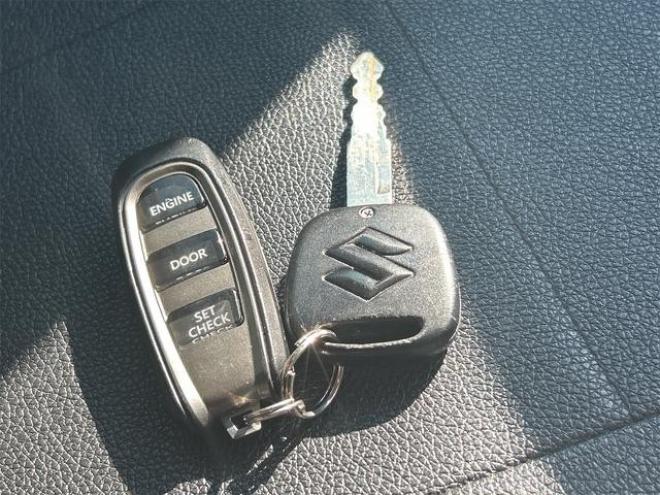 エブリィワゴン ＪＰターボ　４ＷＤ　バックカメラ　スライドドア　ナビ　ＴＶ　エアロ　キーレスエントリー　シートヒーター　ＡＴ　盗難防止システム　ＡＢＳ　ＣＤ　ＵＳＢ　Ｂｌｕｅｔｏｏｔｈ　アルミホイール　衝突安全ボディ 4WD 660 5Dr