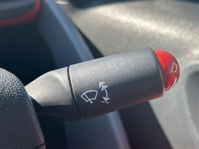 スマートフォーツークーペ ベースグレード　ＥＴＣ　ＡＴ　サンルーフ　キーレスエントリー　アルミホイール　盗難防止システム　ＡＢＳ　ＵＳＢ　Ｂｌｕｅｔｏｏｔｈ　エアコン　パワーステアリング　パワーウィンドウ 2WD 1000 クーペDr