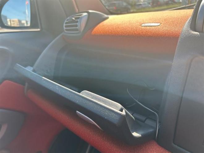 スマートフォーツークーペ ベースグレード　ＥＴＣ　ＡＴ　サンルーフ　キーレスエントリー　アルミホイール　盗難防止システム　ＡＢＳ　ＵＳＢ　Ｂｌｕｅｔｏｏｔｈ　エアコン　パワーステアリング　パワーウィンドウ 2WD 1000 クーペDr