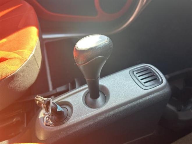 スマートフォーツークーペ ベースグレード　ＥＴＣ　ＡＴ　サンルーフ　キーレスエントリー　アルミホイール　盗難防止システム　ＡＢＳ　ＵＳＢ　Ｂｌｕｅｔｏｏｔｈ　エアコン　パワーステアリング　パワーウィンドウ 2WD 1000 クーペDr