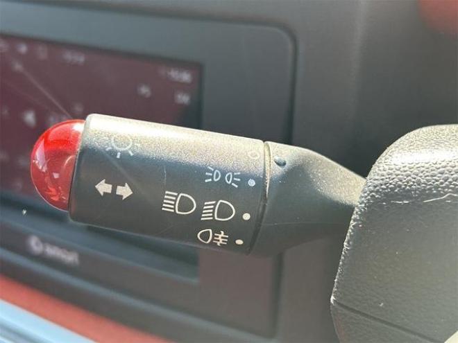 スマートフォーツークーペ ベースグレード　ＥＴＣ　ＡＴ　サンルーフ　キーレスエントリー　アルミホイール　盗難防止システム　ＡＢＳ　ＵＳＢ　Ｂｌｕｅｔｏｏｔｈ　エアコン　パワーステアリング　パワーウィンドウ 2WD 1000 クーペDr