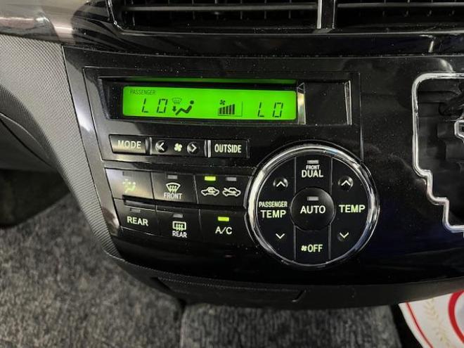 エスティマアエラスプレミアムエディション　本州仕入　後期型　禁煙車　ＷＡＫＯＳバリアスコーティング済　純正ブラポリ１８インチＡＷ　社外１７ＡＷ＋スタッドレスタイヤ付　両側パワースライドドア　イクリプスナビ（フルセグ地デジ　ＤＶＤ再生　Ｂｌｕｅｔｏｏｔｈ）＋バックカメラ　純正ブラックハーフレザーシート　ＰＵＳＨスタート　スマートキー　クルーズコントロール　運転席パワーシート　タイミングチェーン車　ビルトインＥＴＣ　ＨＩＤ ヘッドライト 4WD 2400 5Dr
