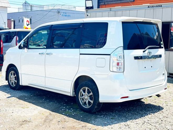 ヴォクシー2.0ZS煌Ⅲ 4WD　ローンが不安な方＜優遇ローン＞1年保証　両側Pスラ　後席モニター　Bカメラ