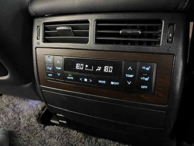 ランドクルーザー２００系後期型　ＺＸ　ワンオーナー　本州仕入　寒冷地仕様　禁煙車　トヨタセーフティセンス　純正２０インチＡＷ　モデリスタスポイラー＆マフラー　電動サンルーフ　純正ブラウンレザーシート　アルパイン９インチナビ（フルセグ地デジ　ＤＶＤ再生　Ｂｌｕｅｔｏｏｔｈ対応）＋バックカメラ　ブラインドスポット　車線逸脱警報　パワーバックドア　クルーズコントロール　純正エンジンスターター　シートヒーター＆クーラー　ステアリングヒーター　両席パワーシート　ＥＴＣ 4WD 4600 5Dr