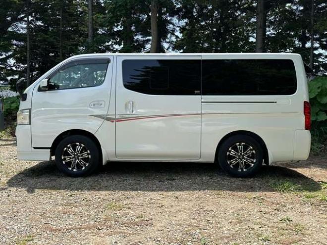 キャラバンNV350 2.5 ライダー プレミアムGX ロングボディ ディーゼルターボ 4WD　純正ナビ/フルセグ/後席モニタ/社外アルミ 2500