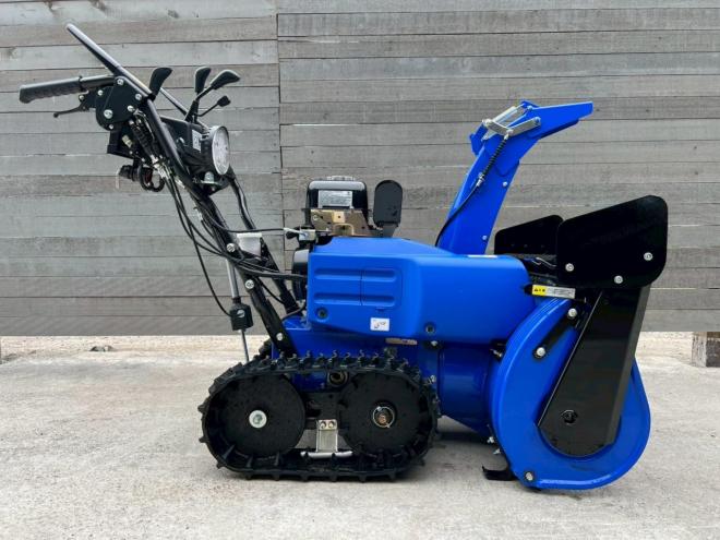除雪機ヤマハ　YT660！2025年式！ブレード搭載！未使用！カバー付き