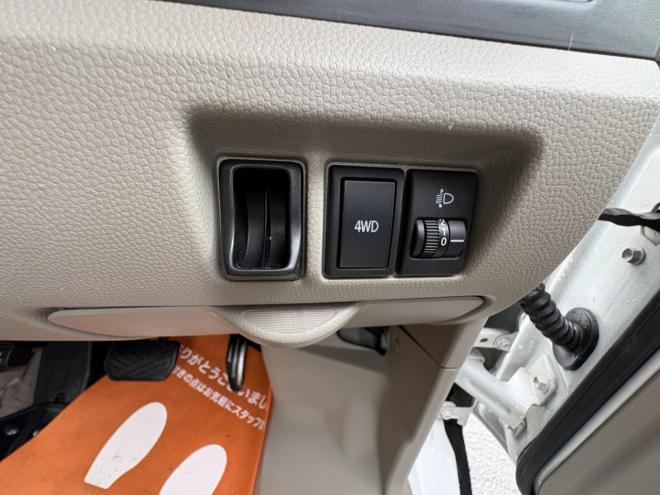 エブリィEVEREY VAN 4WD JION HIGH ROOF本州仕入　寒冷地仕様　リアヒーター　ミラーヒーター　切替4WD　　キーレス　地デジナビ　Bluetooth　バイザー　スタットレス　エンシ゛ンオイル交換　オートマオイル交換 4WD 660 5Dr