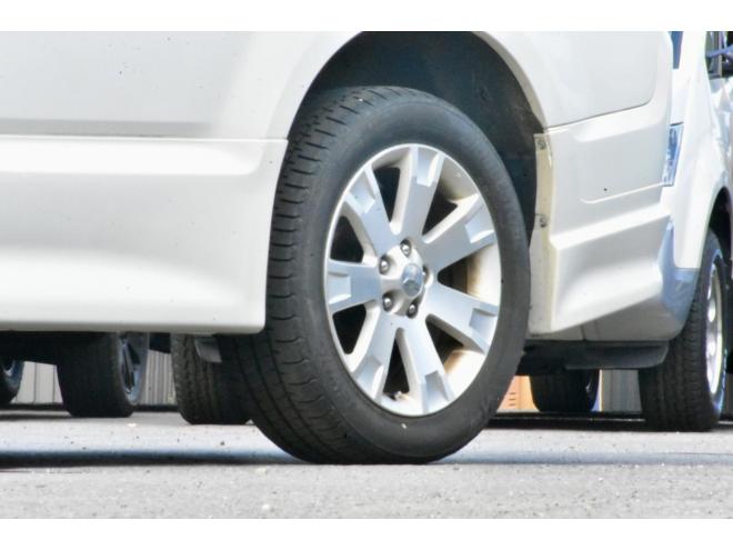 デリカＤ：５　ローデスト　Ｇパワーパッケージ　４ＷＤ　本州仕入　寒冷地仕様　パワースライドドア　純正ナビ／バックカメラ　１８インチホイール　車検２年付