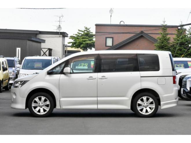 デリカＤ：５　ローデスト　Ｇパワーパッケージ　４ＷＤ　本州仕入　寒冷地仕様　パワースライドドア　純正ナビ／バックカメラ　１８インチホイール　車検２年付