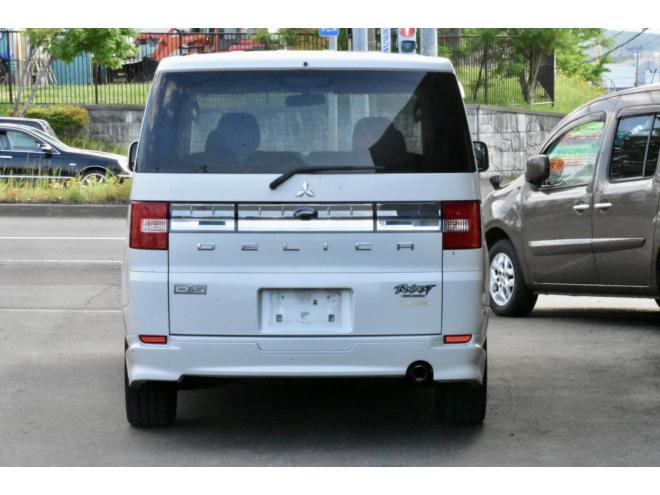 デリカＤ：５　ローデスト　Ｇパワーパッケージ　４ＷＤ　本州仕入　寒冷地仕様　パワースライドドア　純正ナビ／バックカメラ　１８インチホイール　車検２年付