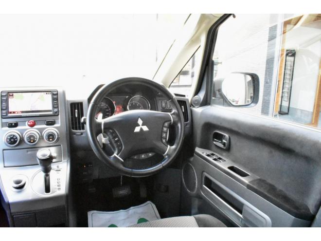 デリカＤ：５　ローデスト　Ｇパワーパッケージ　４ＷＤ　本州仕入　寒冷地仕様　パワースライドドア　純正ナビ／バックカメラ　１８インチホイール　車検２年付