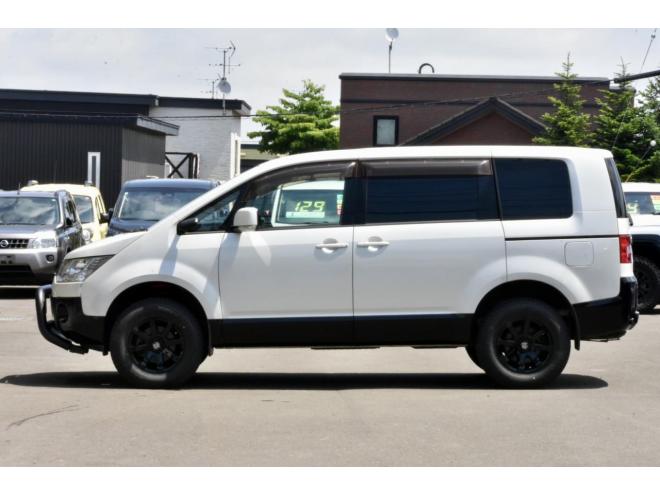 デリカＤ：５　Ｇ　４ＷＤ　本州仕入　オリジナルペイント　リフトアップ　新品フロントガード　社外アルミ　シートカバー　純正フリップダウンモニタ　３６０ドラレコ