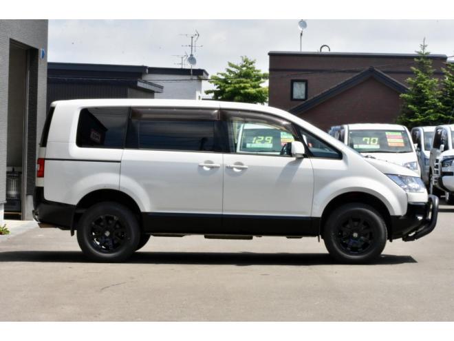 デリカＤ：５　Ｇ　４ＷＤ　本州仕入　オリジナルペイント　リフトアップ　新品フロントガード　社外アルミ　シートカバー　純正フリップダウンモニタ　３６０ドラレコ