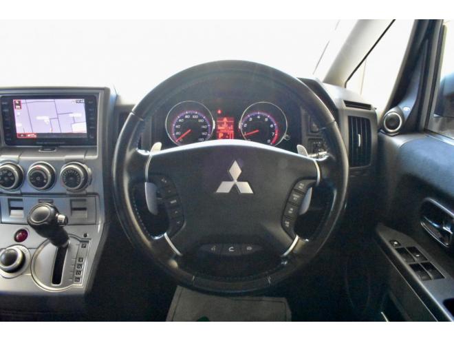 デリカＤ：５　Ｇ　４ＷＤ　本州仕入　オリジナルペイント　リフトアップ　新品フロントガード　社外アルミ　シートカバー　純正フリップダウンモニタ　３６０ドラレコ