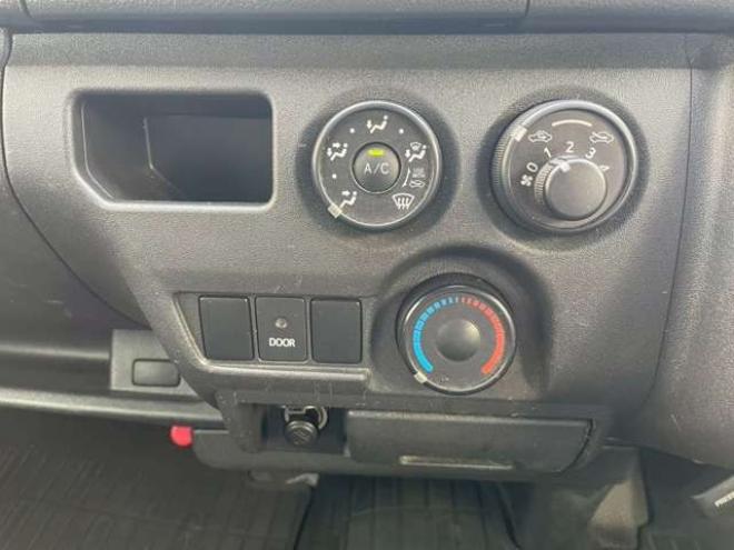 ハイエースバン2.8 中温強化冷凍バン ロング ディーゼルターボ 4WD　-22℃　35℃ 2800