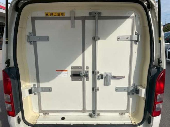 ハイエースバン2.8 中温強化冷凍バン ロング ディーゼルターボ 4WD　-22℃　35℃ 2800