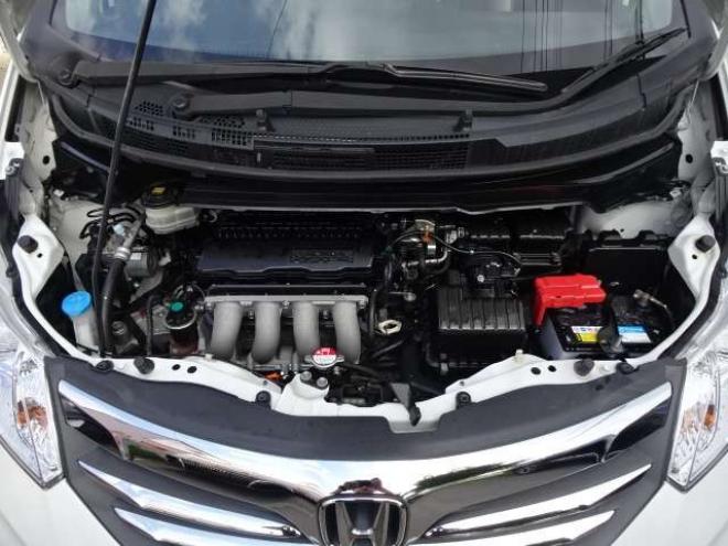 フリード1.5 G ジャストセレクション 4WD　本州車 保証1年 パワスラ Bカメラ　半革 1500