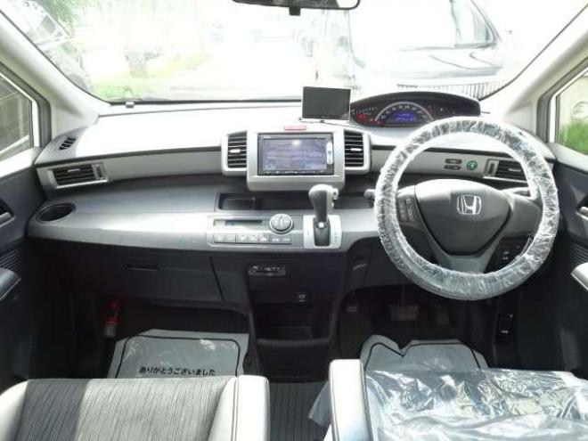 フリード1.5 G ジャストセレクション 4WD　本州車 保証1年 パワスラ Bカメラ　半革 1500