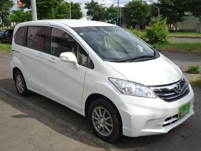 フリード1.5 G ジャストセレクション 4WD　本州車 保証1年 パワスラ Bカメラ　半革 1500
