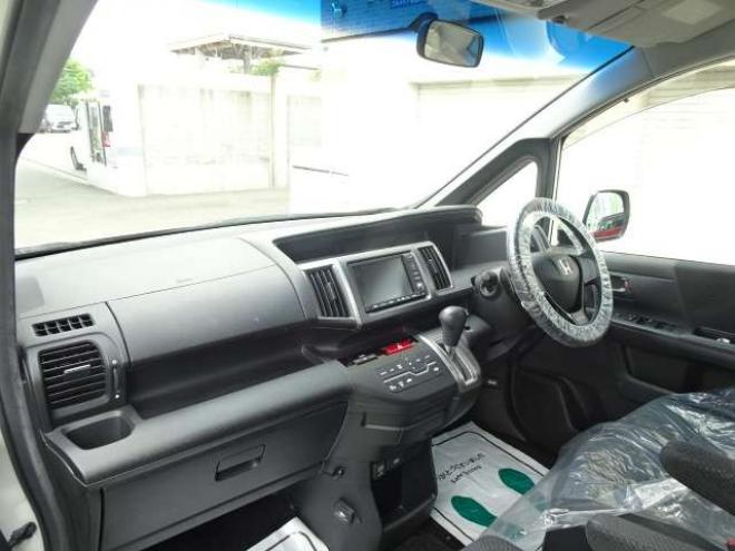 ステップワゴン2.0 スパーダ Z 4WD　本州車　Wパワスラ フリップダウン Bカメラ 2000