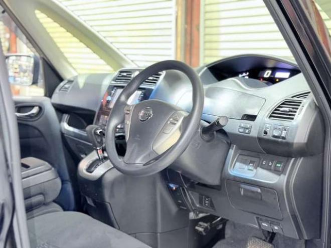 セレナ2.0 20X Vセレクション+Safety 4WD　下部防錆1オナTVナビBカメ後席モニタ 2000