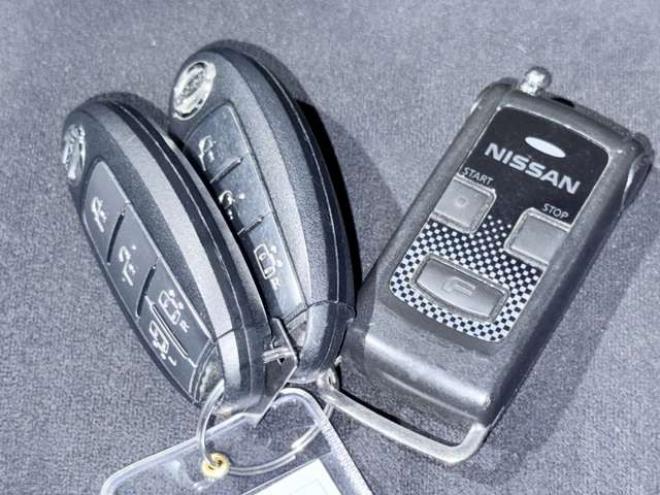 セレナ2.0 20X Vセレクション+Safety 4WD　下部防錆1オナTVナビBカメ後席モニタ 2000