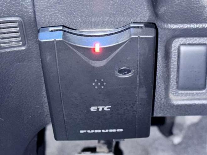 セレナ2.0 20X Vセレクション+Safety 4WD　下部防錆1オナTVナビBカメ後席モニタ 2000
