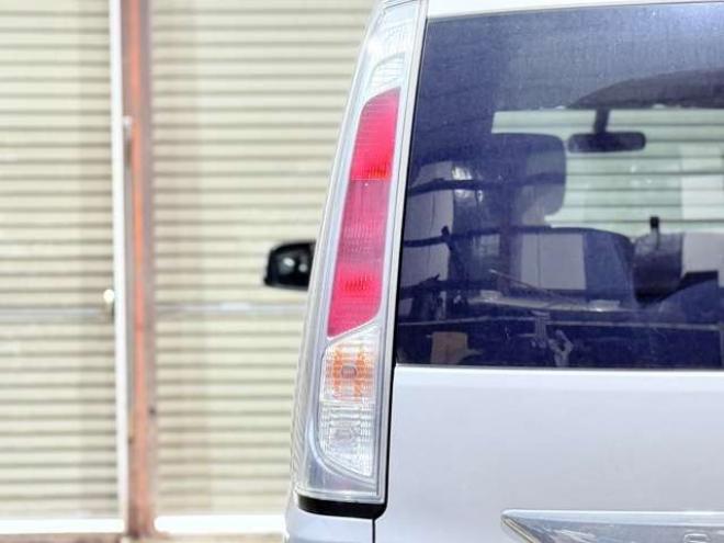 セレナ2.0 ハイウェイスター 4WD　下部防錆 2000