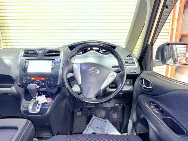 セレナ2.0 ハイウェイスター 4WD　下部防錆 2000