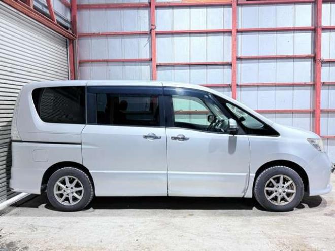 セレナ2.0 ハイウェイスター 4WD　下部防錆 2000