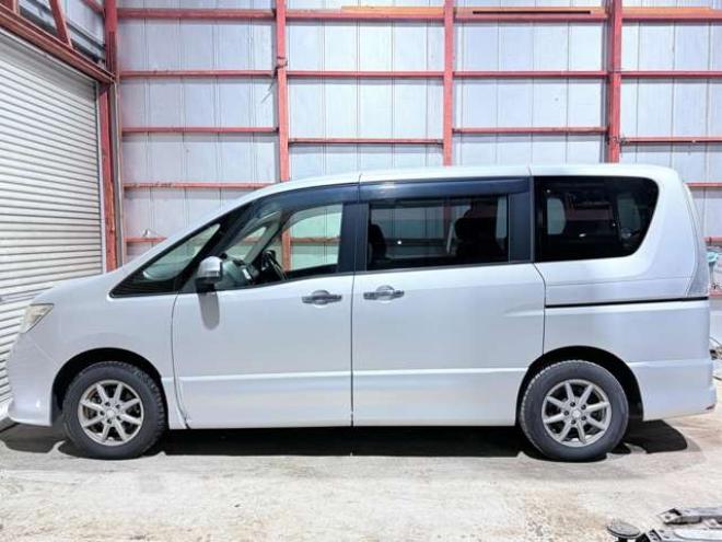 セレナ2.0 ハイウェイスター 4WD　下部防錆 2000