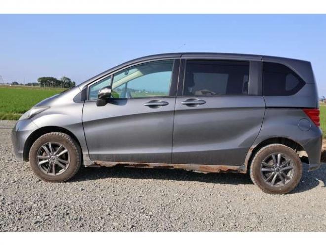フリード1.5 フレックス Fパッケージ 4WD　検R7/12　買取直販　バックカメラ 1500