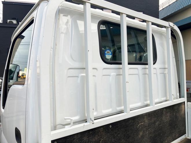 タイタン中古　平ボディ4WD