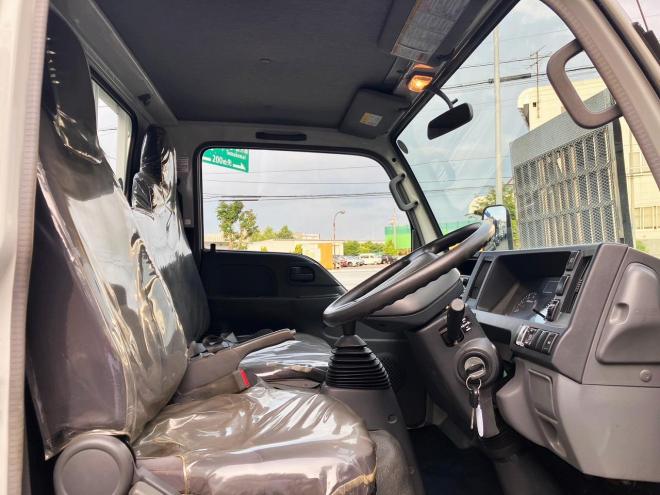 タイタン中古　平ボディ4WD