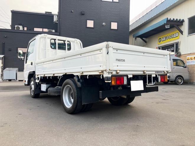 タイタン中古　平ボディ4WD