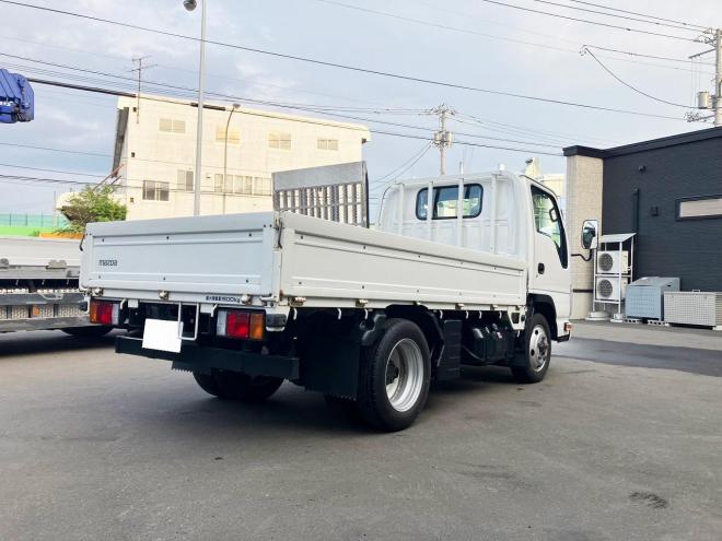 タイタン中古　平ボディ4WD