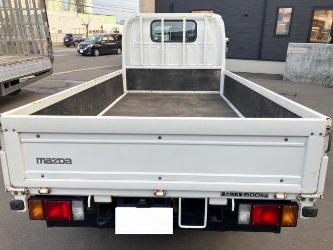 タイタン中古　平ボディ4WD