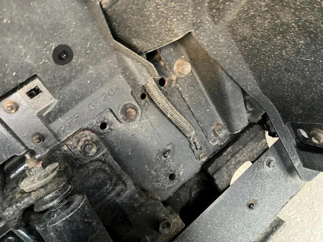 タイタン中古　平ボディ4WD
