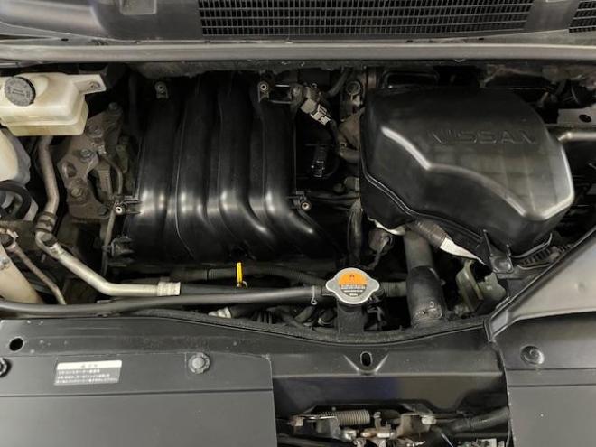 セレナハイウェイスター　寒冷地仕様　禁煙車　ＷＡＫＯＳバリアスコーティング済　純正１５インチＡＷ　社外１５ＡＷ＋スタッドレスタイヤ付　両側パワースライドドア　カロッツェリアディスプレイオーディオ（ＤＶＤ再生　ＵＳＢ）　クルーズコントロール　純正エンジンスターター　インテリジェントキー　アイドリングストップ　横滑り防止装置　ＨＩＤ　タイミングチェーン 4WD 2000 5Dr