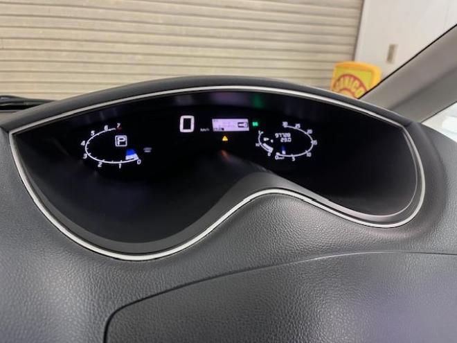 セレナハイウェイスター　寒冷地仕様　禁煙車　ＷＡＫＯＳバリアスコーティング済　純正１５インチＡＷ　社外１５ＡＷ＋スタッドレスタイヤ付　両側パワースライドドア　カロッツェリアディスプレイオーディオ（ＤＶＤ再生　ＵＳＢ）　クルーズコントロール　純正エンジンスターター　インテリジェントキー　アイドリングストップ　横滑り防止装置　ＨＩＤ　タイミングチェーン 4WD 2000 5Dr
