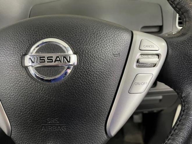 セレナハイウェイスター　寒冷地仕様　禁煙車　ＷＡＫＯＳバリアスコーティング済　純正１５インチＡＷ　社外１５ＡＷ＋スタッドレスタイヤ付　両側パワースライドドア　カロッツェリアディスプレイオーディオ（ＤＶＤ再生　ＵＳＢ）　クルーズコントロール　純正エンジンスターター　インテリジェントキー　アイドリングストップ　横滑り防止装置　ＨＩＤ　タイミングチェーン 4WD 2000 5Dr