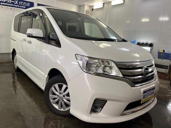セレナハイウェイスター　寒冷地仕様　禁煙車　ＷＡＫＯＳバリアスコーティング済　純正１５インチＡＷ　社外１５ＡＷ＋スタッドレスタイヤ付　両側パワースライドドア　カロッツェリアディスプレイオーディオ（ＤＶＤ再生　ＵＳＢ）　クルーズコントロール　純正エンジンスターター　インテリジェントキー　アイドリングストップ　横滑り防止装置　ＨＩＤ　タイミングチェーン 4WD 2000 5Dr