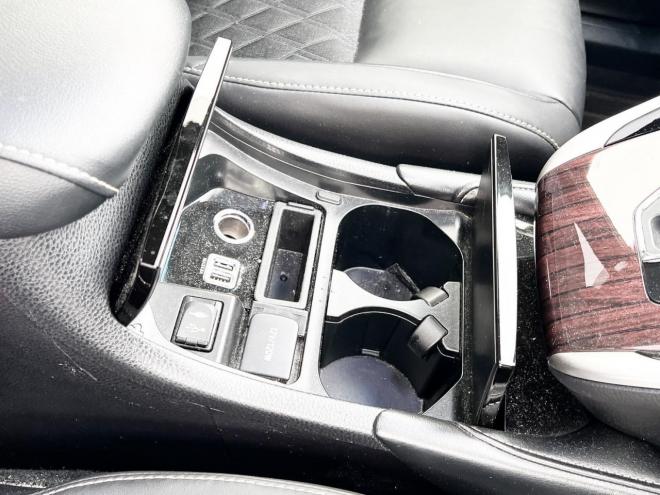ハリアーハイブリッド2.5ハイブリッドE4プレミアムAdvanced 4WD　ローンが不安な方＜優遇ローン＞本州仕入　純正ナビ　TSS　フルセグTV 4WD